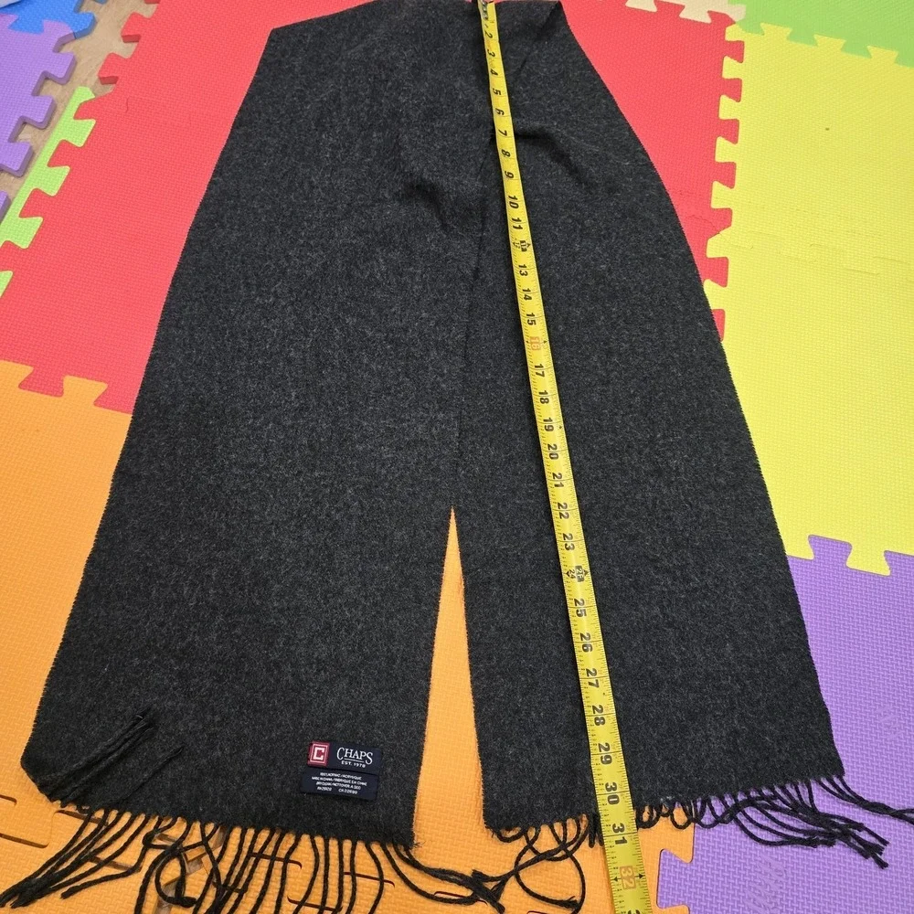 Chaps Est. 1978 Men's Gray Scarf 100% Acrylic Soft‎ Knit Fringed Winter Long 64